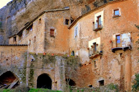 el puig de la balma|El Puig de la Balma, una masia catalana en Mura incrustada en。